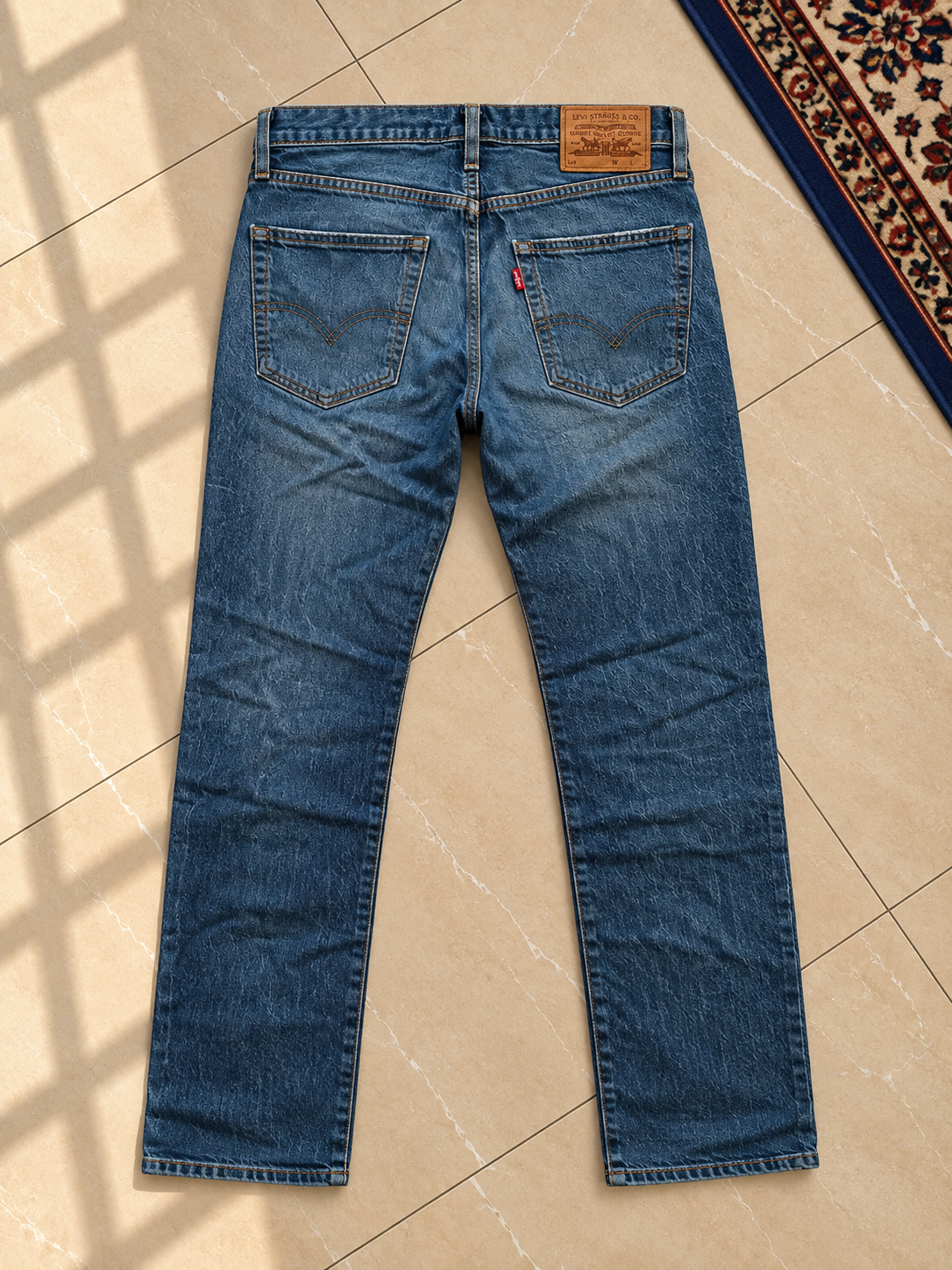 511 30 x 32 jean troué slim Levi Strauss