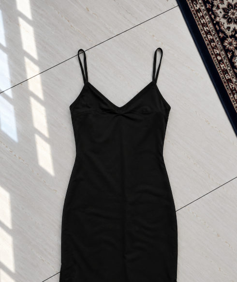 Balenciaga Paris Petite robe noire à bretelles - photo 4