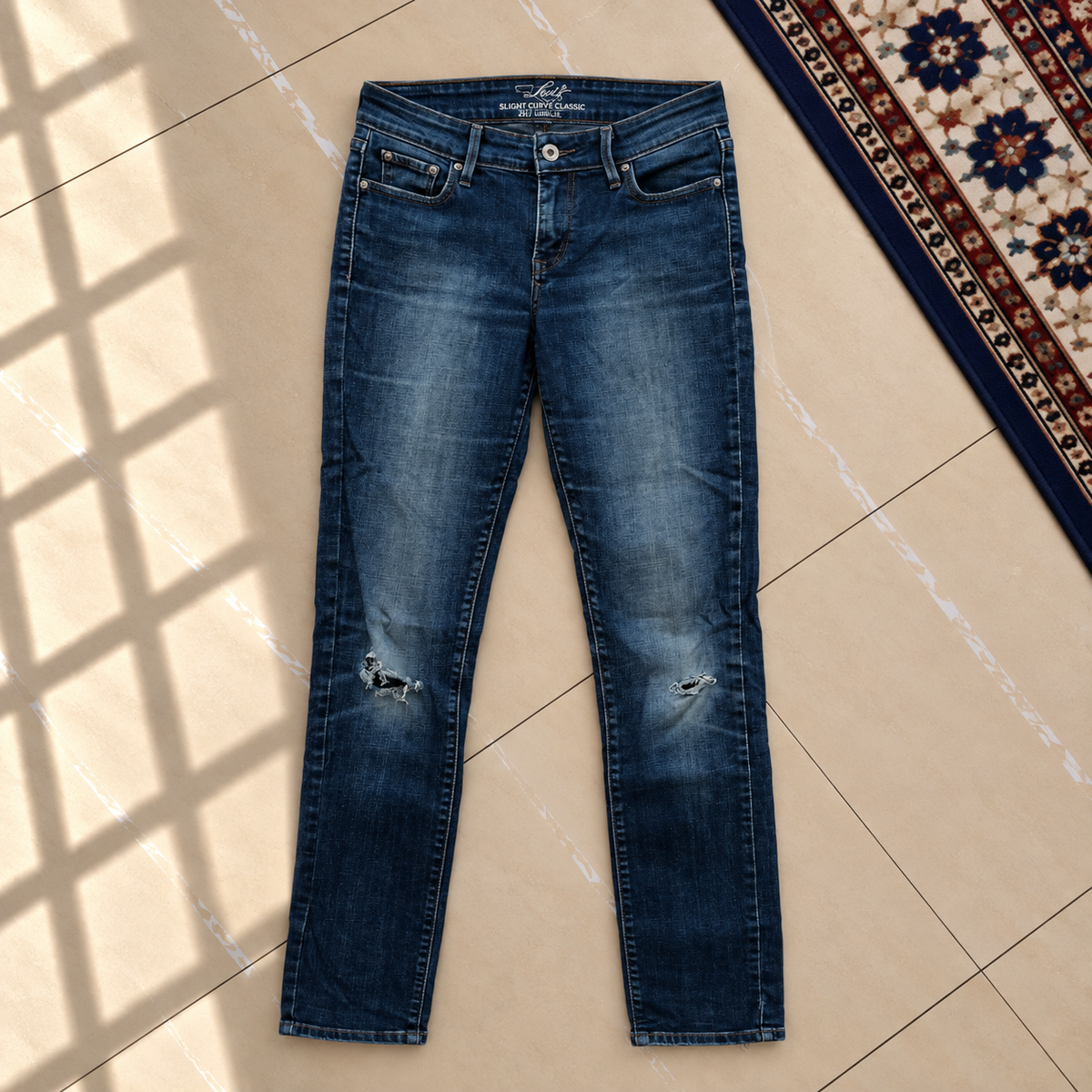 Slight curve Levi’s jean 26 x 32 - photo 3